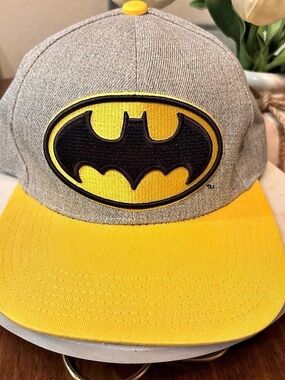 Batman Logo Gray & Yellow Cap
